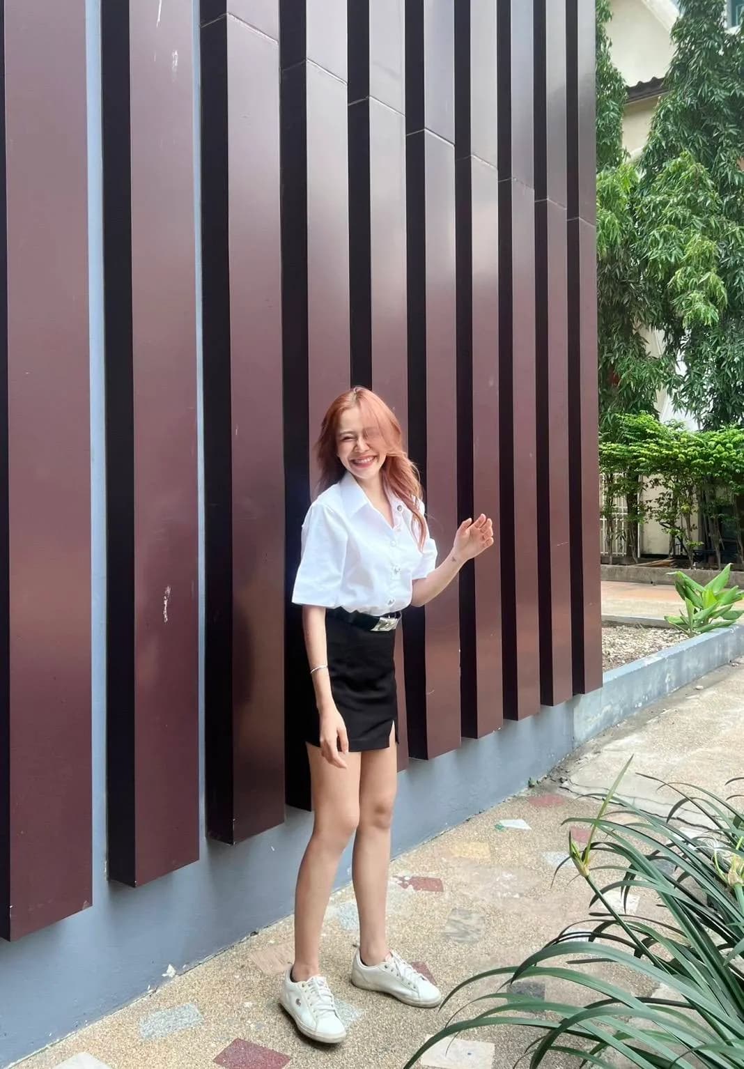 น้ำแข็ง สาวน้อยนักศึกษา