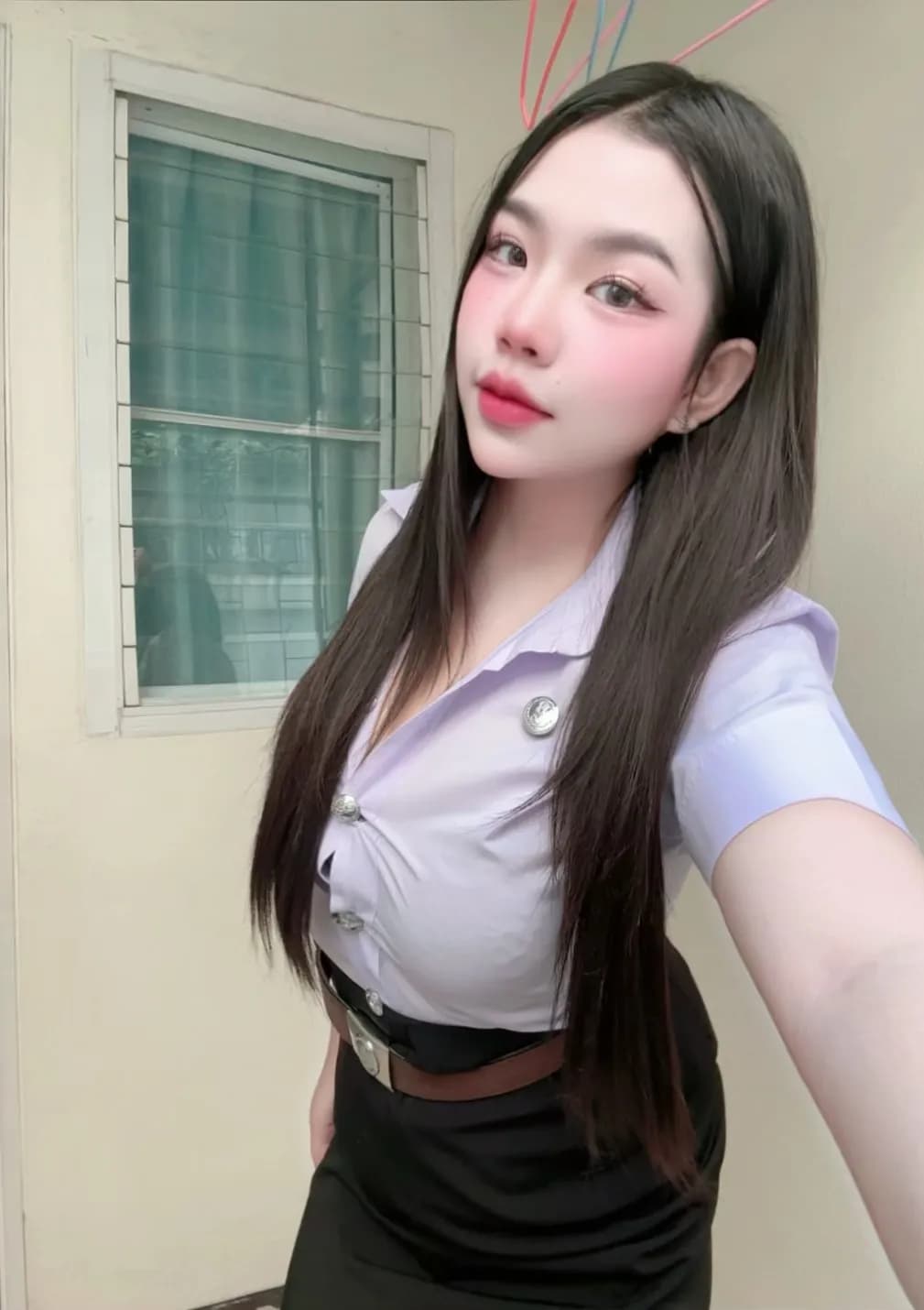 แพรว (รับคาชุดนักศึกษา)